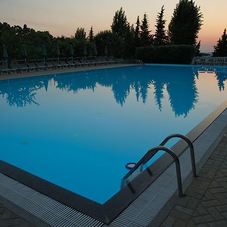 Villaggio Turistico Camping Il Fontino スカルリーノ エクステリア 写真