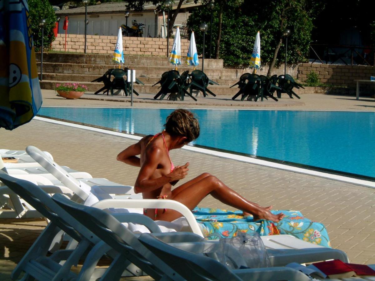 Villaggio Turistico Camping Il Fontino スカルリーノ エクステリア 写真