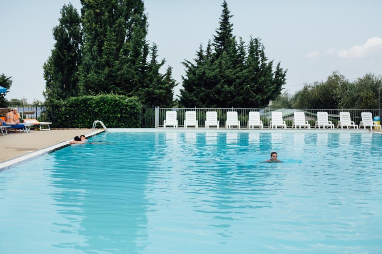 Villaggio Turistico Camping Il Fontino スカルリーノ エクステリア 写真